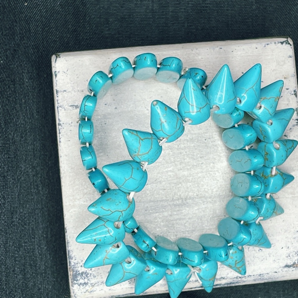 4025u. Dyed Howlite Stretch Bracelets Southwest